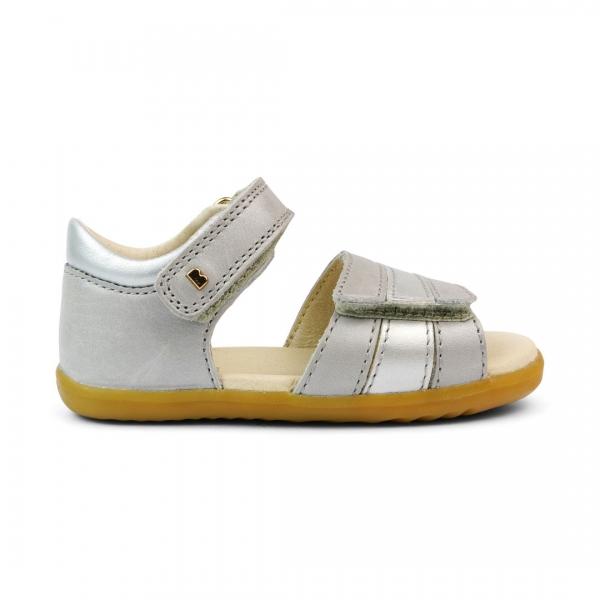 <b>Step up (Νο:18-22) </b><i> Hampton Sandal  Pearl + Silver </i>