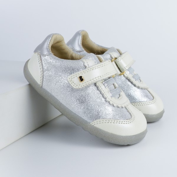 <b>iWalk (No: 23-24)</b><i> Sprite Pearl + Silver Cloud</i>